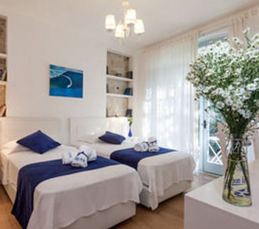 Alura Hotel
