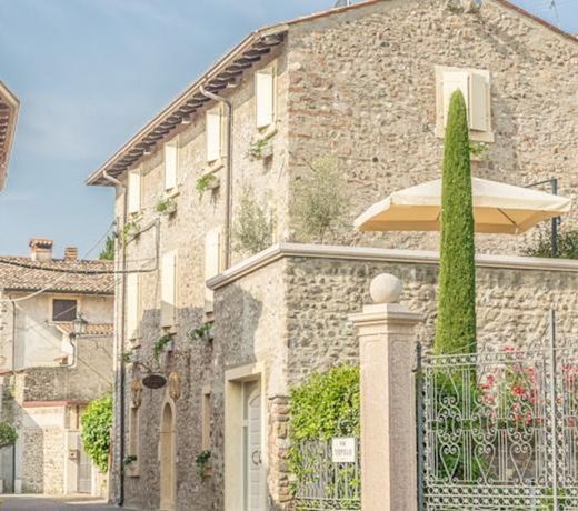 Maison Resola - Rooms & Breakfast
