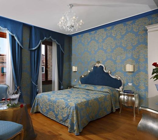 Murano Palace