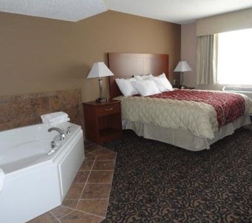 Canby Inn and Suites