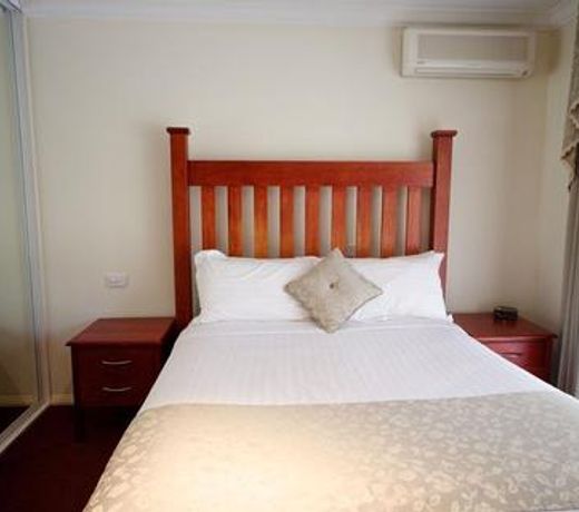 Sanctuary House Resort Motel