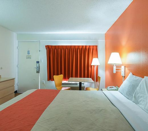 Motel 6-Decatur, AL