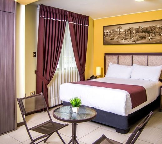 Hotel D'Carlo Class