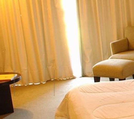 HOTEL PUERTA DEL BOSQUE