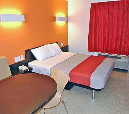 Motel 6-Roanoke, TX - Northlake - Speedway