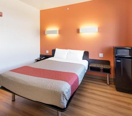 Motel 6-Cleburne, TX