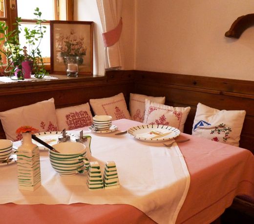Gasthof Hametner mit Innviertlerhof mit direktem Zugang zur Therme Mediterrana durch unseren Garten!