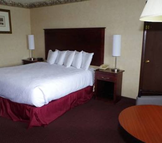 Shiretown Inn & Suites