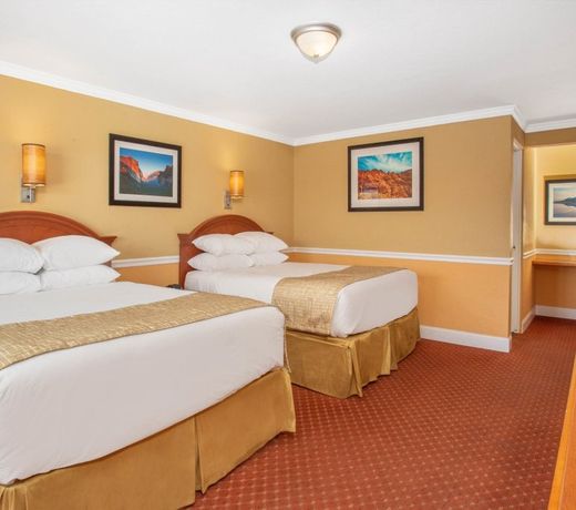 Travelodge by Wyndham Hawthorne