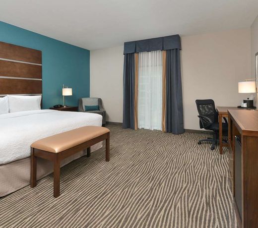 Hampton Inn & Suites Des Moines Downtown