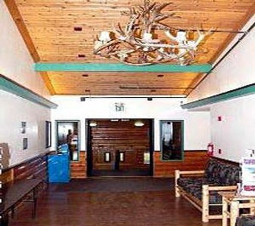 Long House Bethel Hotel