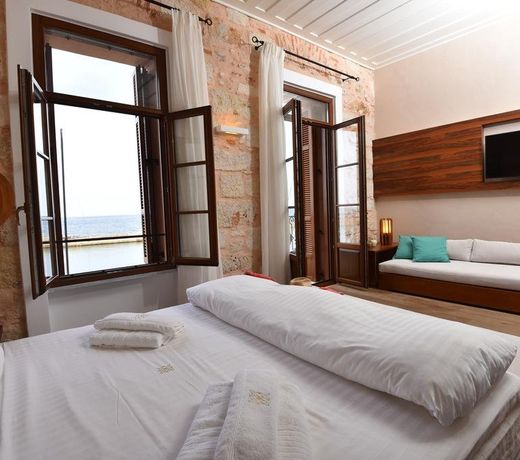 Ambassadors Residence Boutique Hotel