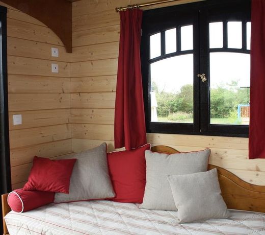 LES ROULOTTES D??ENCAZEAUX