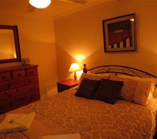 Barrington Wilderness Cedar Lodge Accommodation