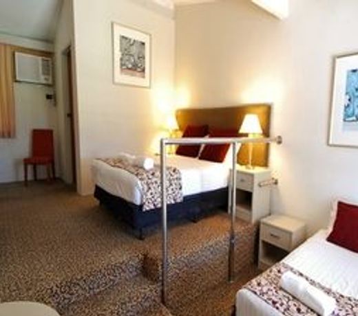 Fern Bay Motel