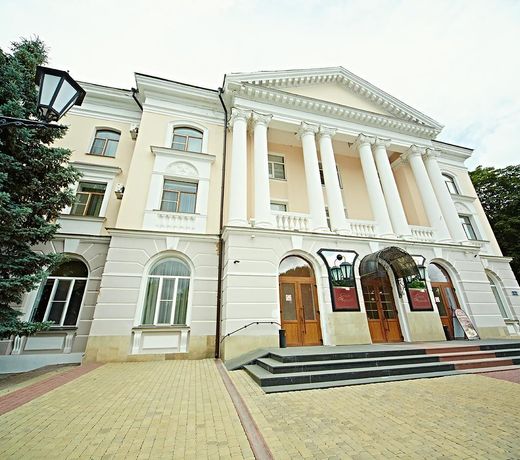 Hotel Central (former Chernigov)