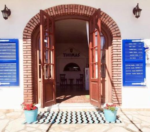 Thomas Art Hotel