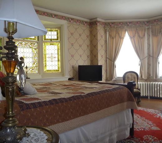 Munroe Inn Boutique Hotel