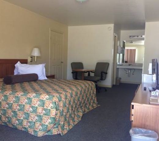 Redbud Inn