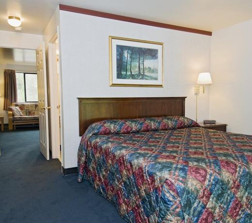 Sequim Bay Lodge