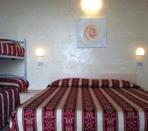 Hotel Columbia