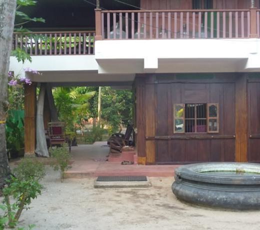 AZHEEKANS HOMESTAY