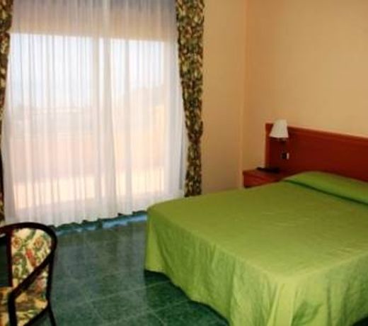 Conte Di Cabrera Hotel Club