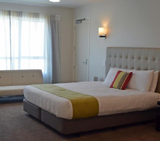 Clarion Suites Ambassador