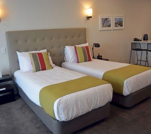Clarion Suites Ambassador