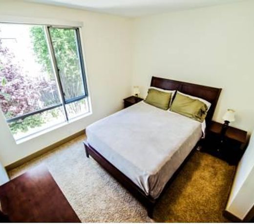 Hollywood and Highland Apartment