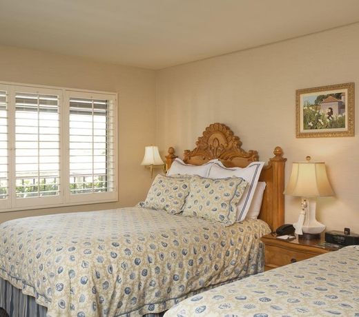 Franciscan Inn & Suites
