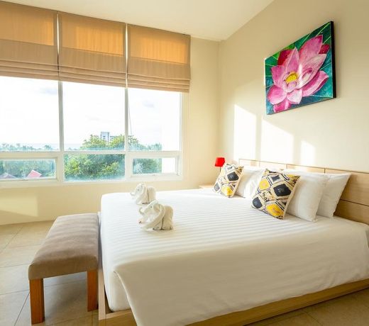 Karon Hill Hotel & Residence