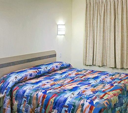 Motel 6-Phoenix, AZ - East