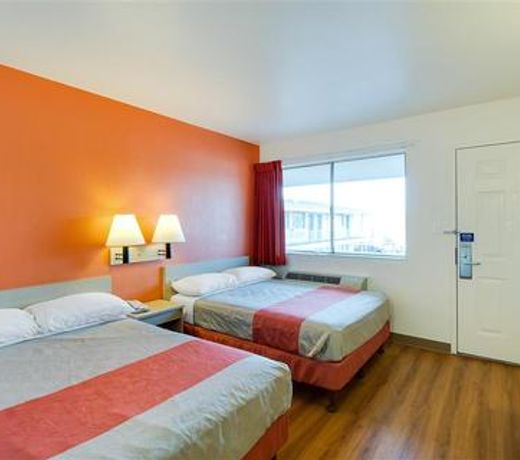 Motel 6-Phoenix, AZ - East