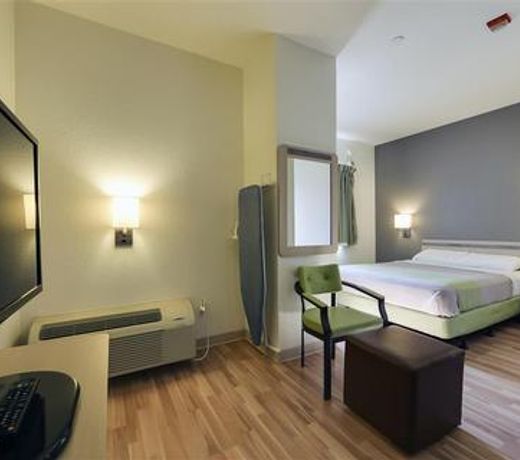 Studio 6 Toronto - Mississauga with Kitchenettes