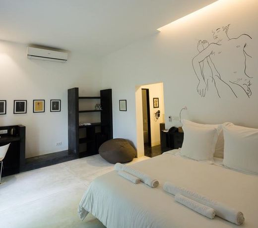 Arthur & Paul (Men Only Hotel)