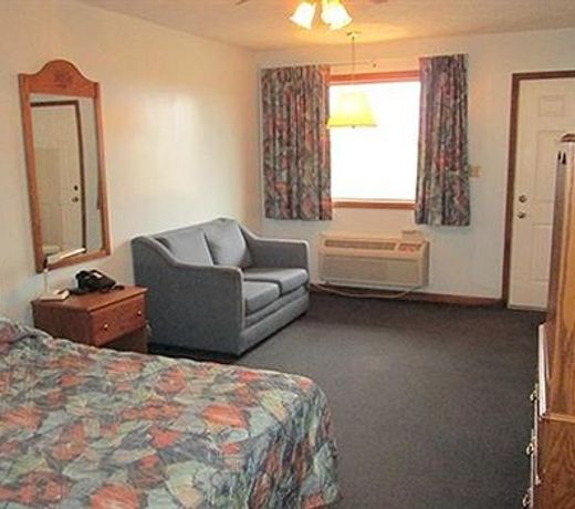 Huggy Bear Motel - Warren
