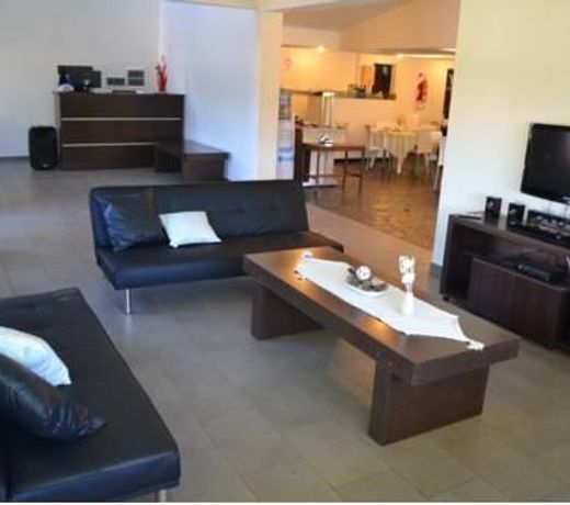 Village Park Hotel