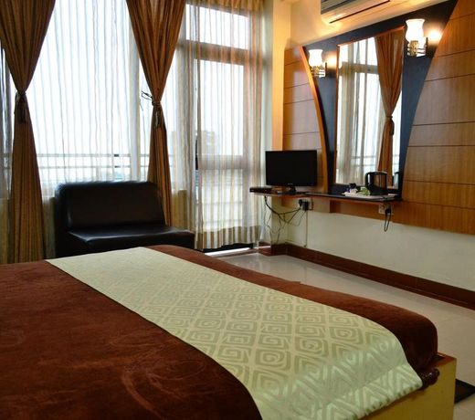 Hotel Center Point