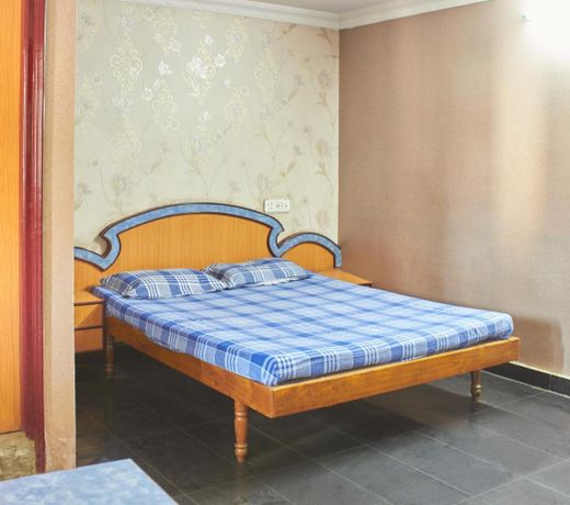 Dazzle Inn