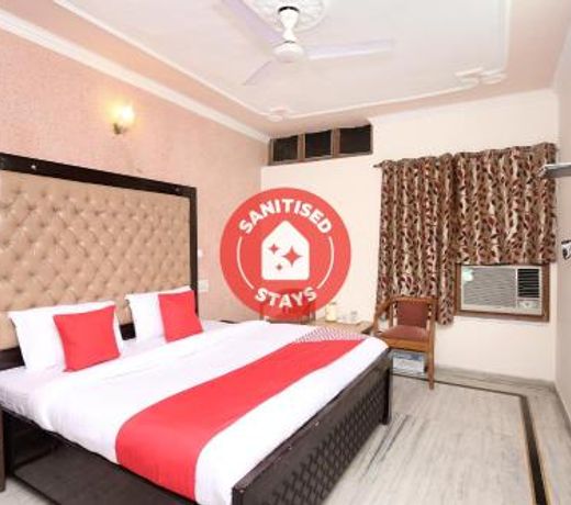 OYO 5637 Hotel Majestic