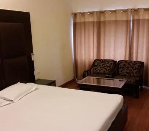 OYO 5637 Hotel Majestic