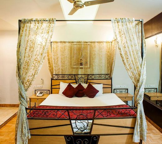 Jullundur Hotel & Restaurant
