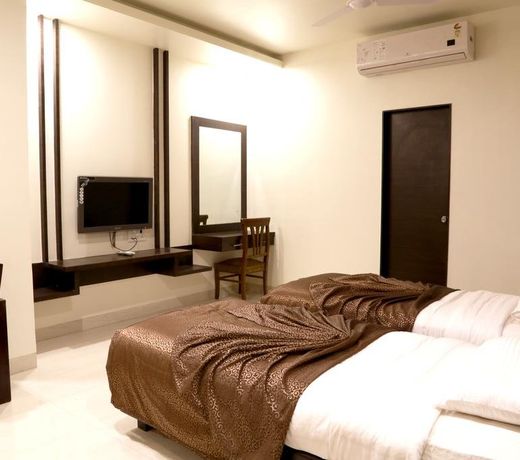 OYO 15349 Hotel Ira Executive