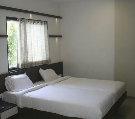 Hotel Girnar