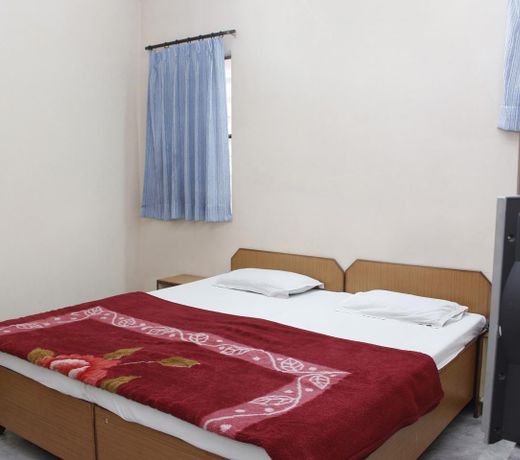 Hotel Sugandh Retreat