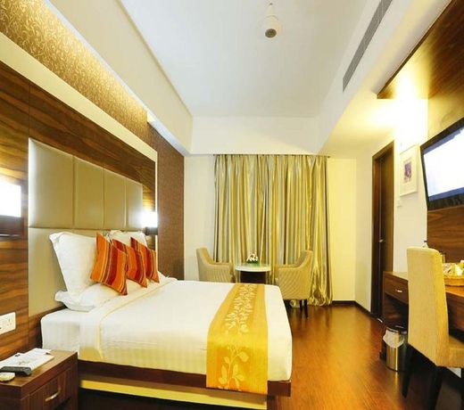 Hotel Moonlit Regency