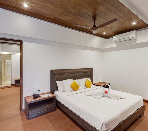 Shreyas Hotel