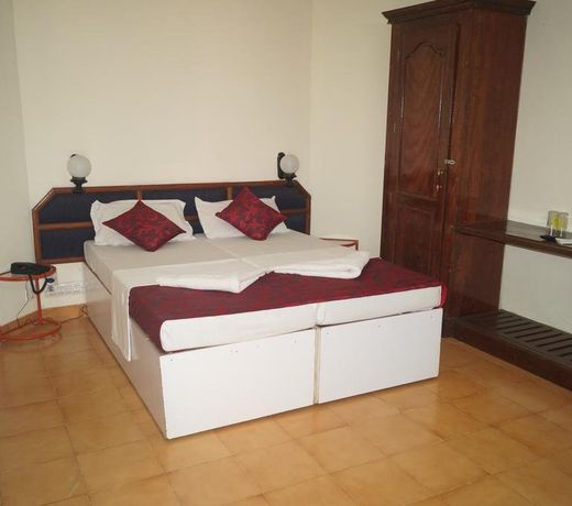 Hotel Thushara