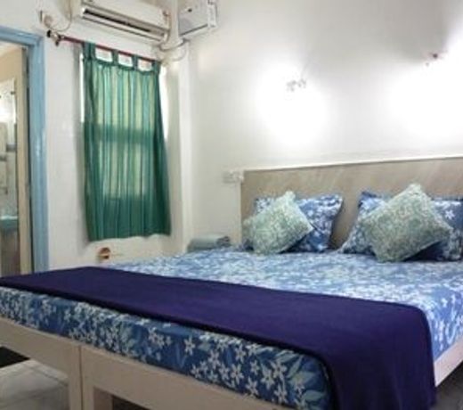 Maya Hotel & Restaurant